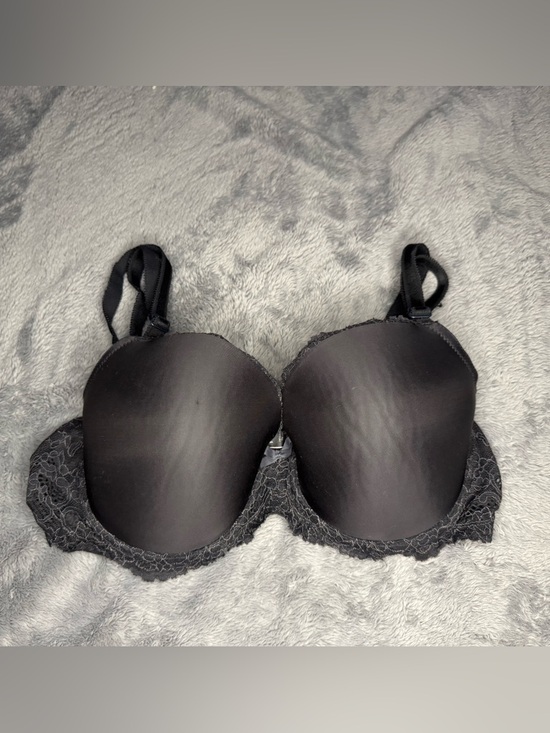 Victoria's Secret Other - Victoria's Secret Black Lace Molded Underwire Bra